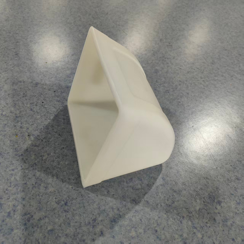 ‌Cucharón elevador de HDPE duradero: material de alto rendimiento para un transporte confiable D6X5