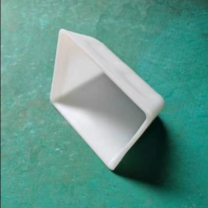 Cubo de elevador de polietileno de alta densidad con resistencia al desgaste excepcional para el manejo de material a granel 164x139x124 DS1613 